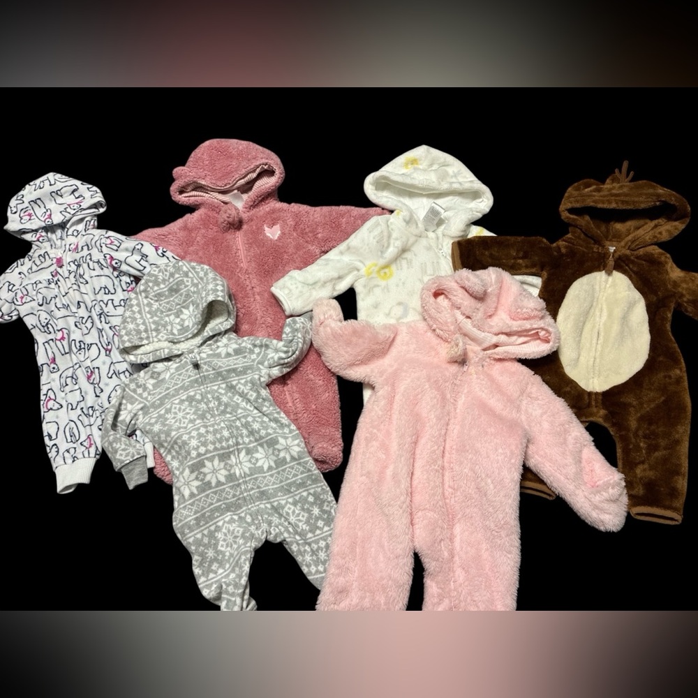 6pc lot-all goodies-sleepers-onesies warm and cozy!! Sz 0-3 mo